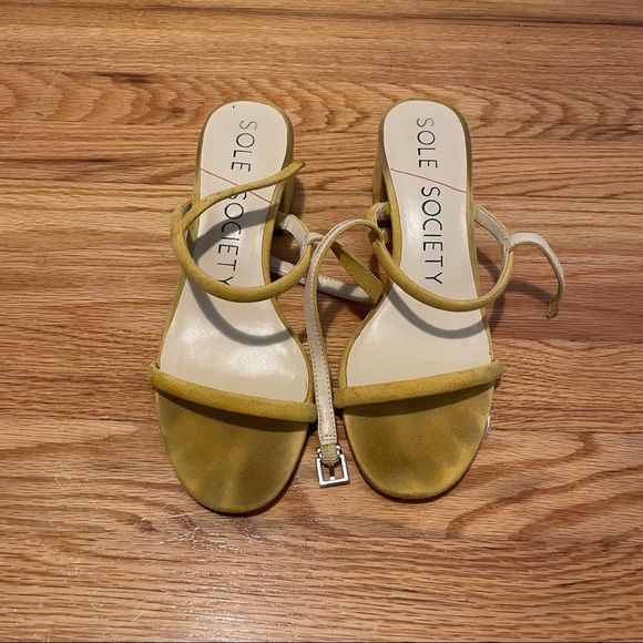 Yellow block heel sandals - Picture 4 of 5